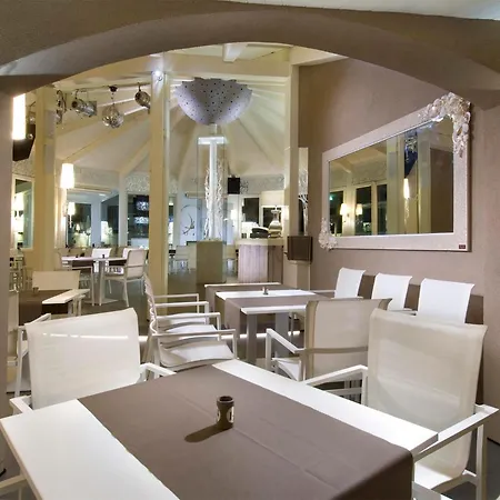 Hotel Pacific